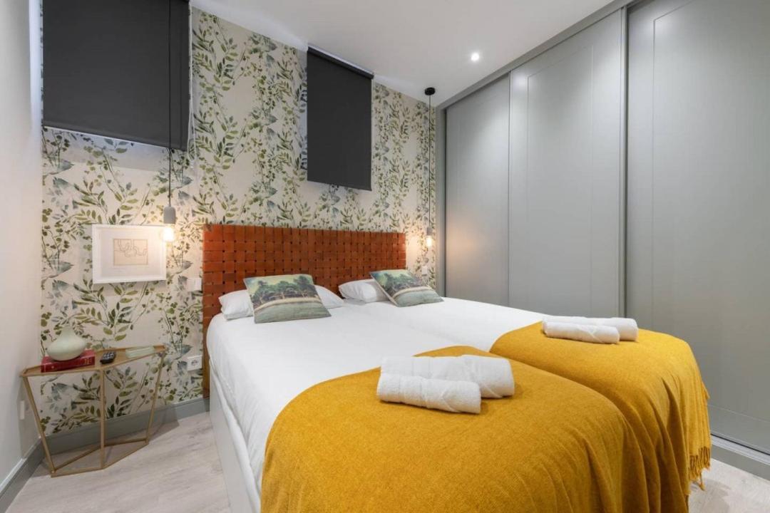 Sophisticated Brand New Flat Lägenhet Madrid Exteriör bild