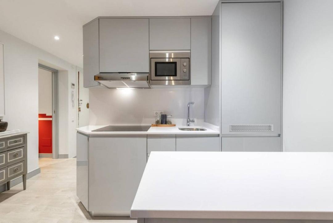 Sophisticated Brand New Flat Lägenhet Madrid Exteriör bild